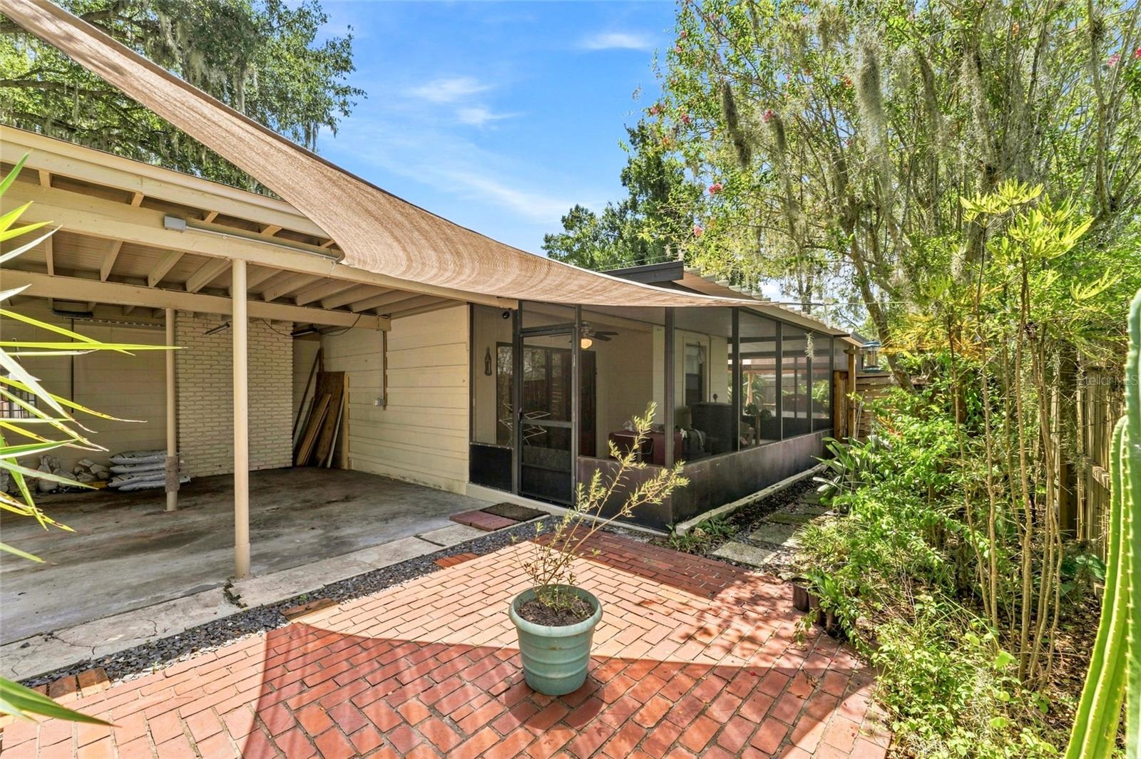 809 E RIVER DR — photo 41