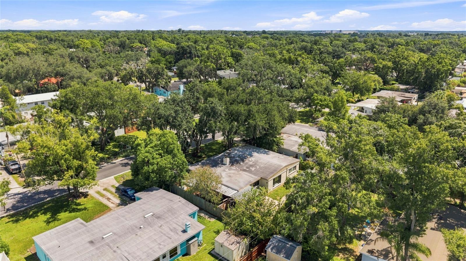809 E RIVER DR — photo 48