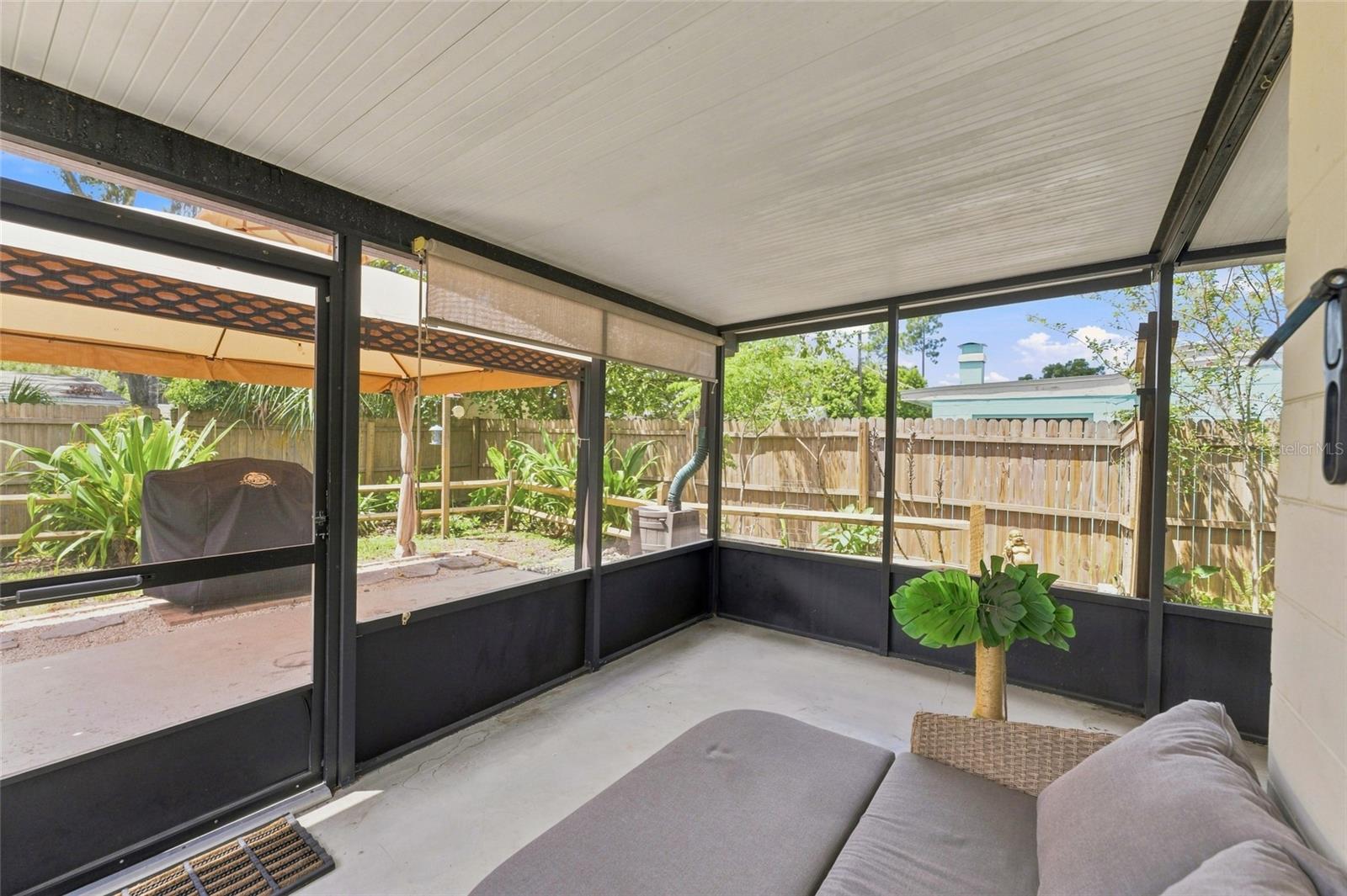 809 E RIVER DR — photo 36