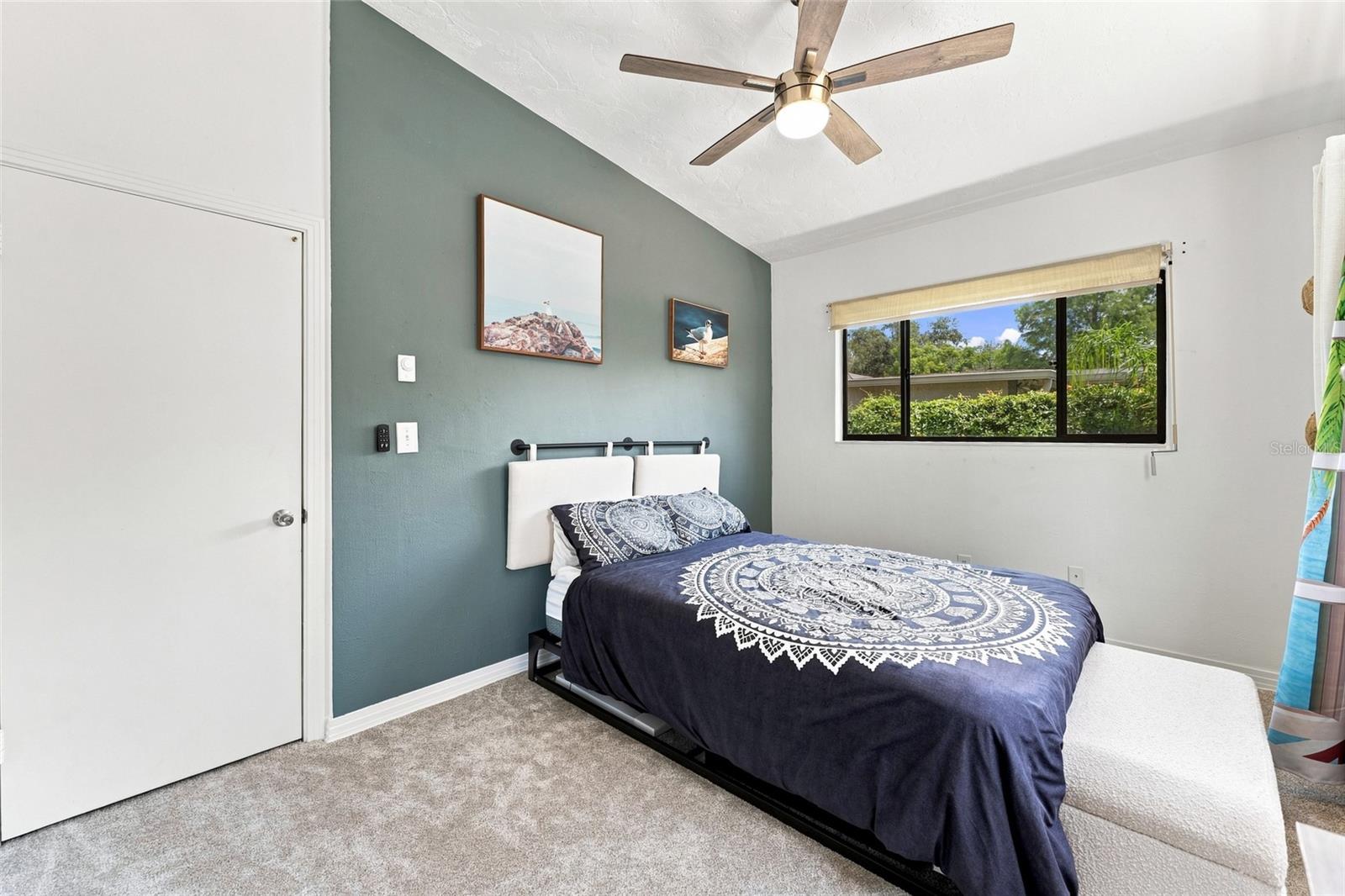 809 E RIVER DR — photo 26