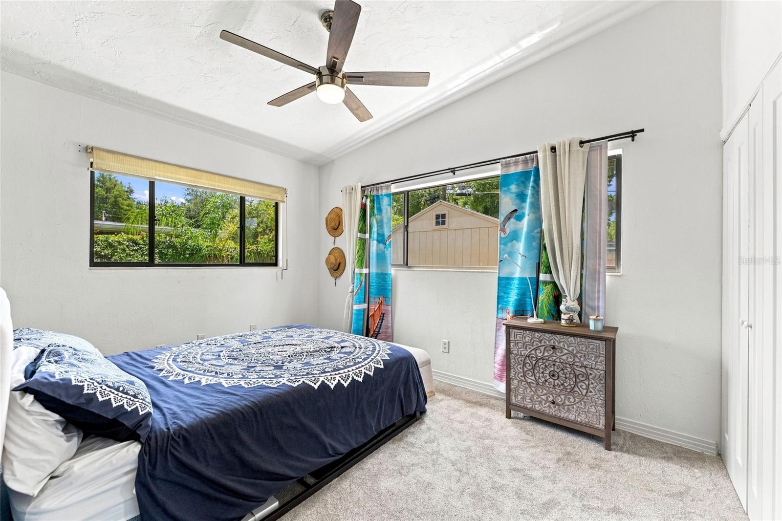 809 E RIVER DR — photo 25