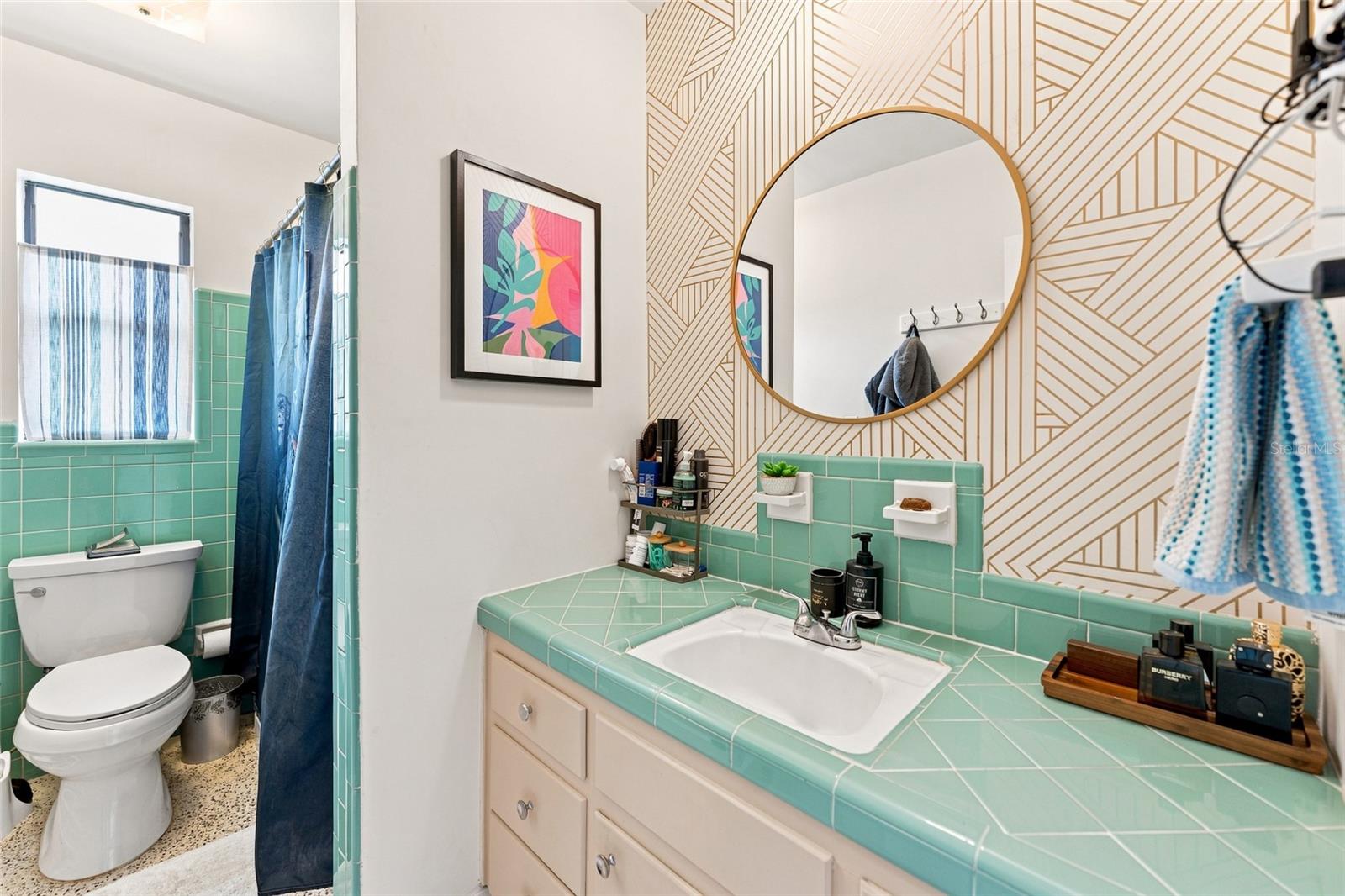 809 E RIVER DR — photo 28