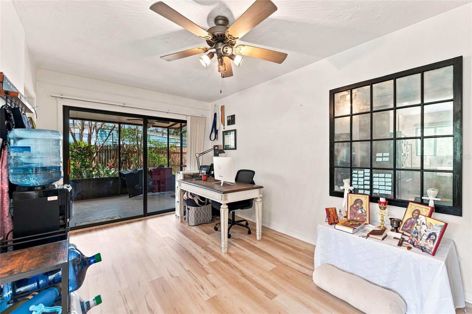 809 E RIVER DR — photo 14
