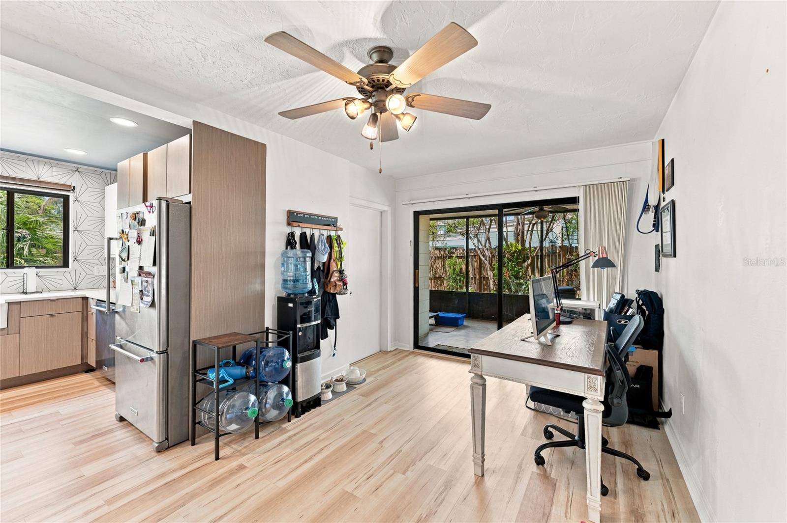 809 E RIVER DR — photo 15