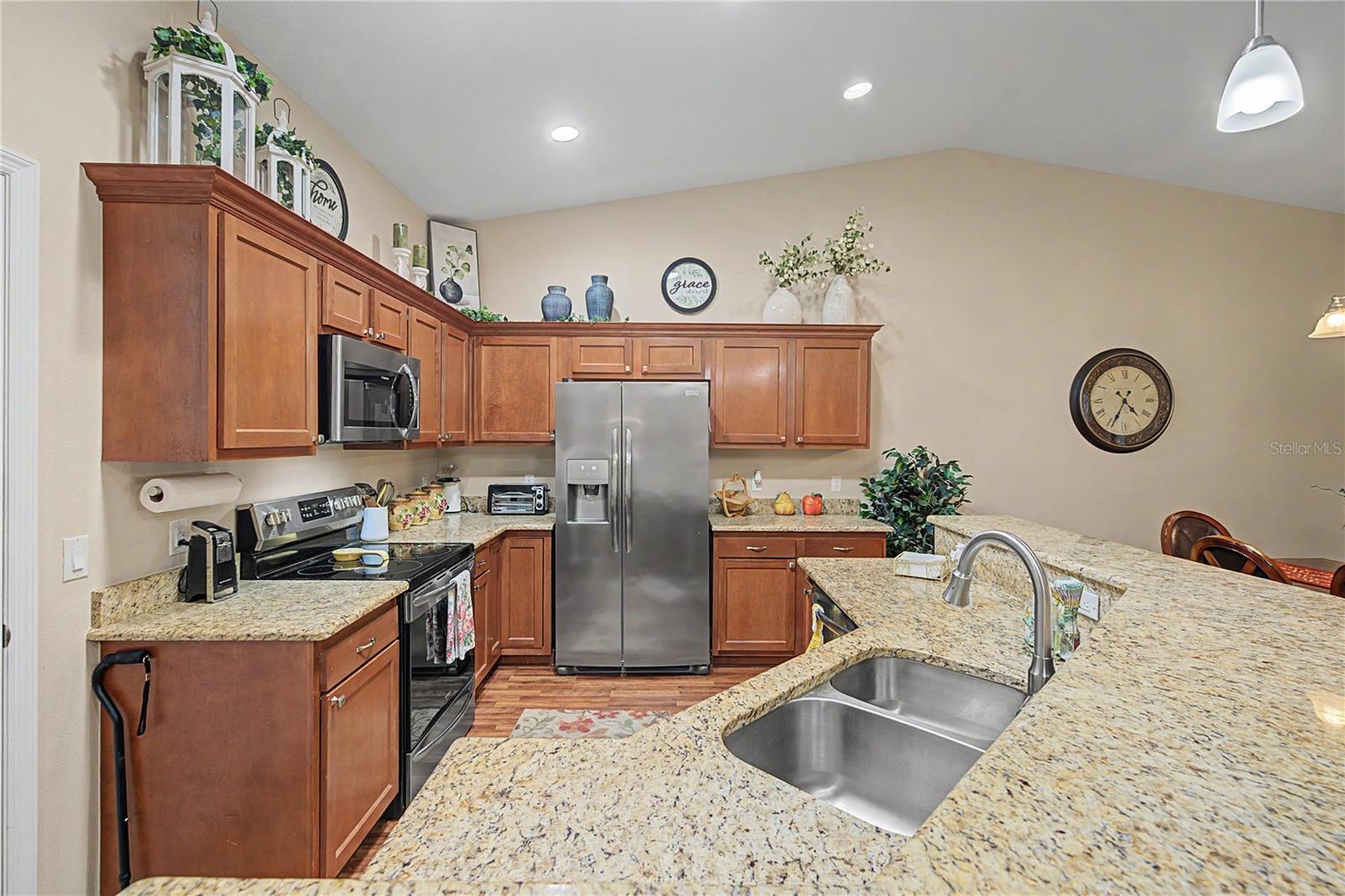 6783 BASSWOOD CIR — photo 7