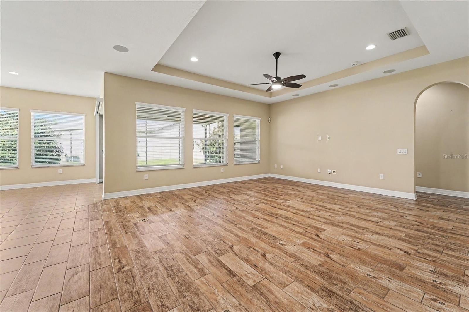 2397 GWYNHURST BLVD — photo 3
