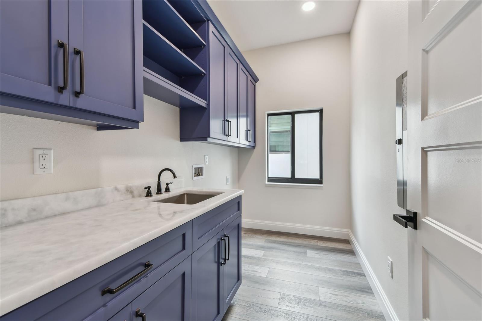1045 JESSE AVE — photo 29