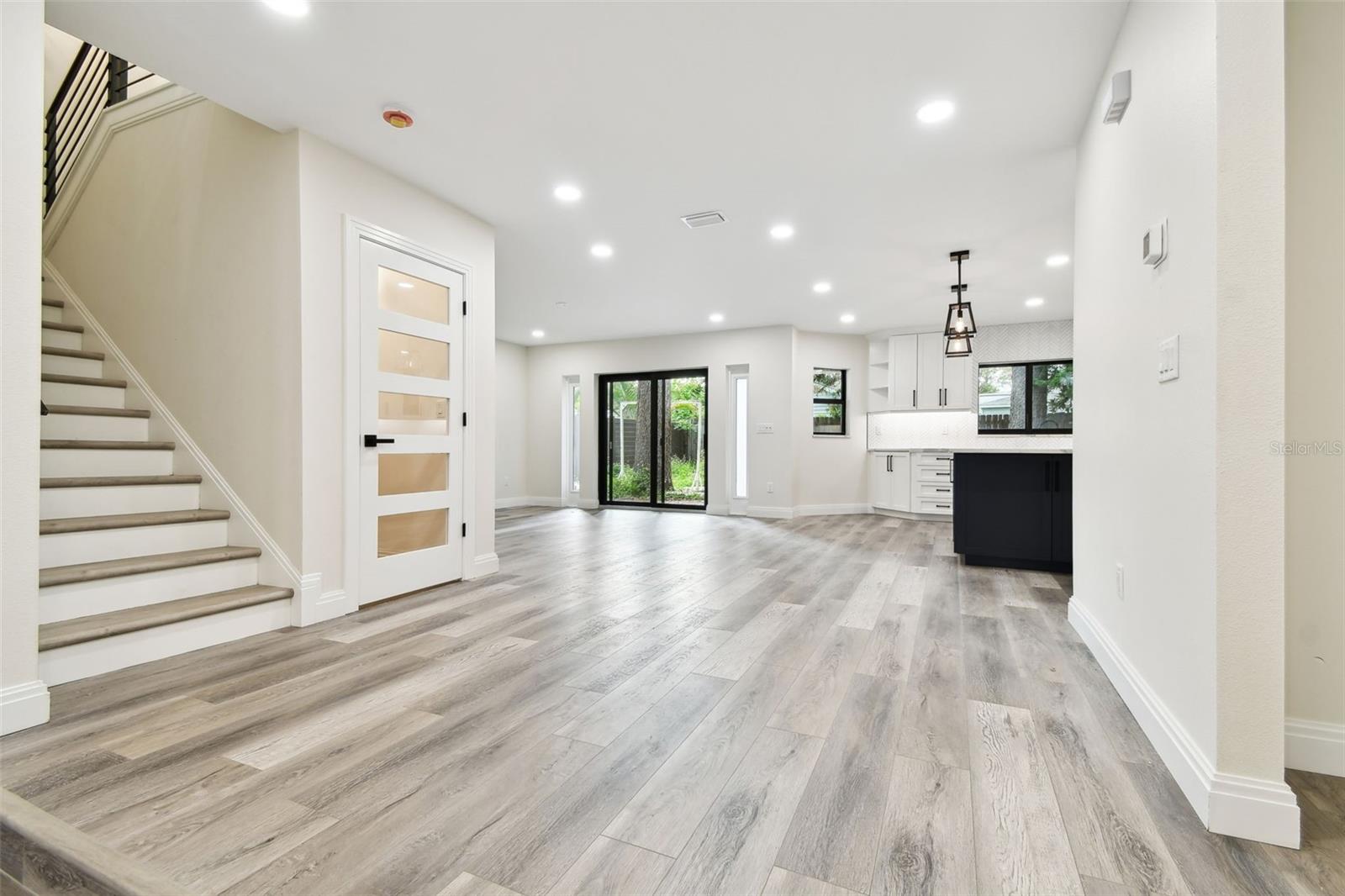 1045 JESSE AVE — photo 21