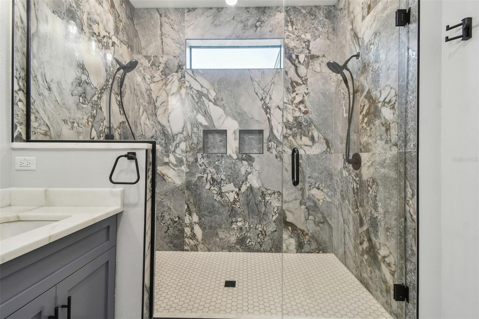 1045 JESSE AVE — photo 18