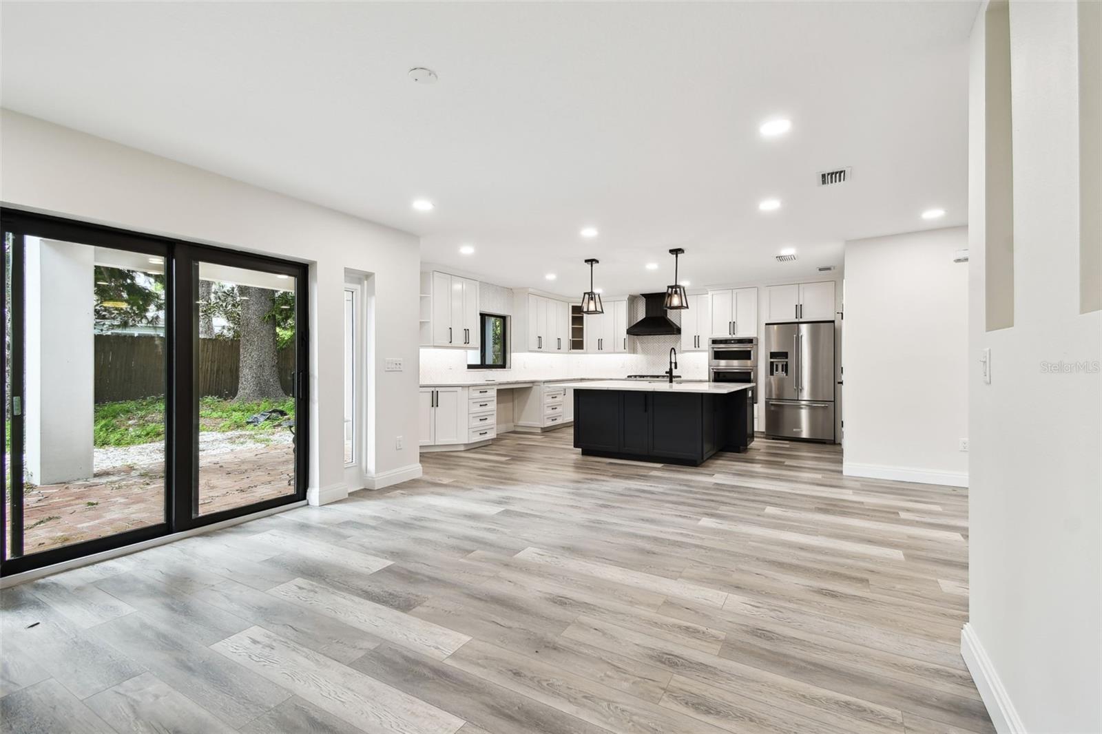 1045 JESSE AVE — photo 23