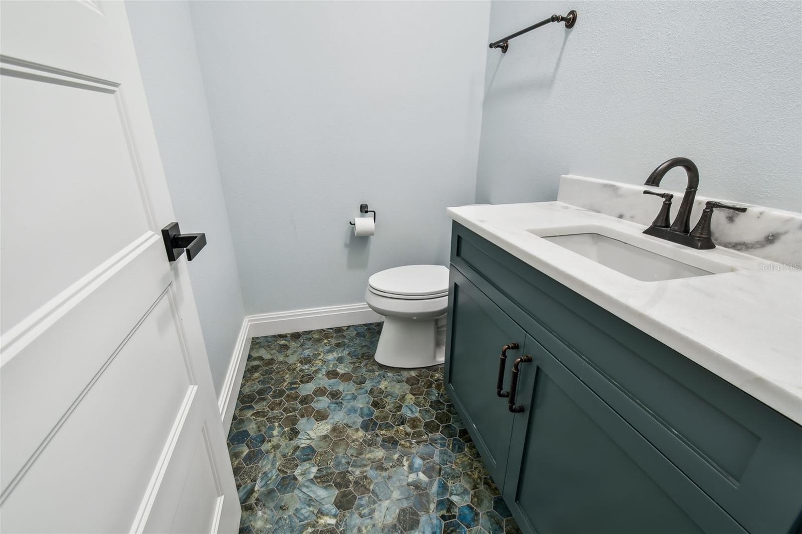 1045 JESSE AVE — photo 19