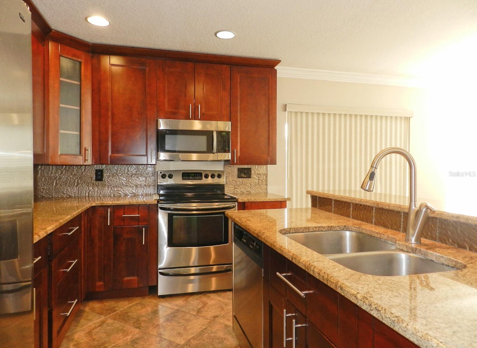 10837 KENSINGTON PARK AVE — photo 9
