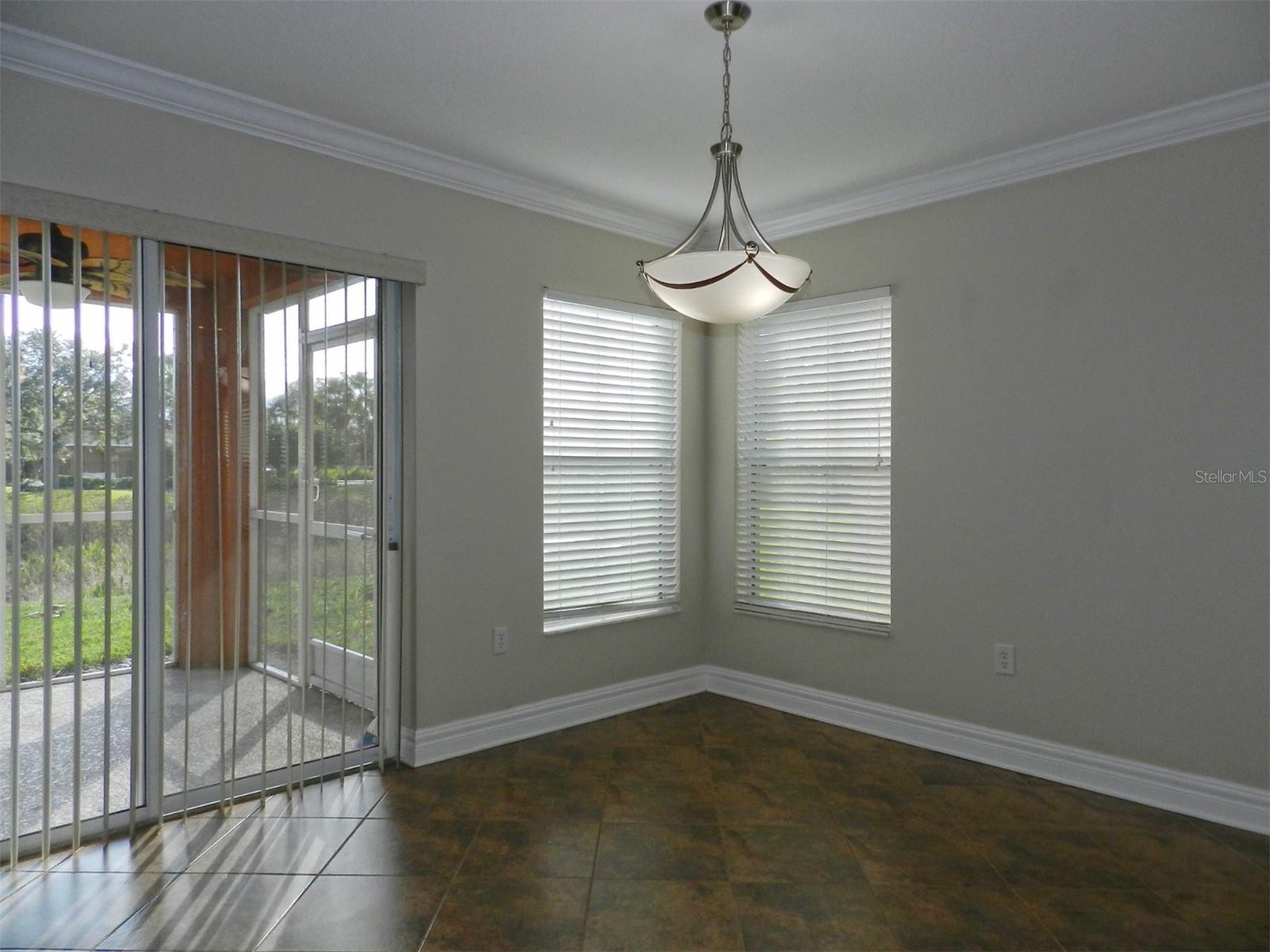10837 KENSINGTON PARK AVE — photo 4