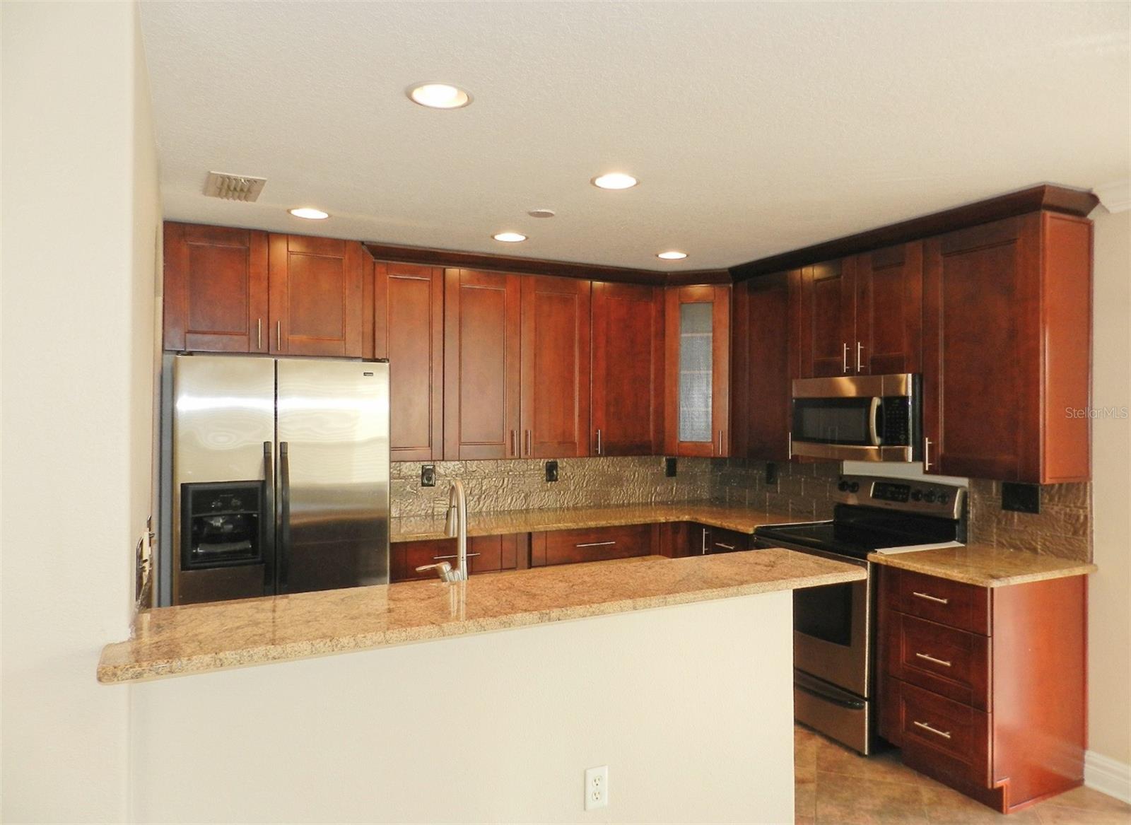 10837 KENSINGTON PARK AVE — photo 7