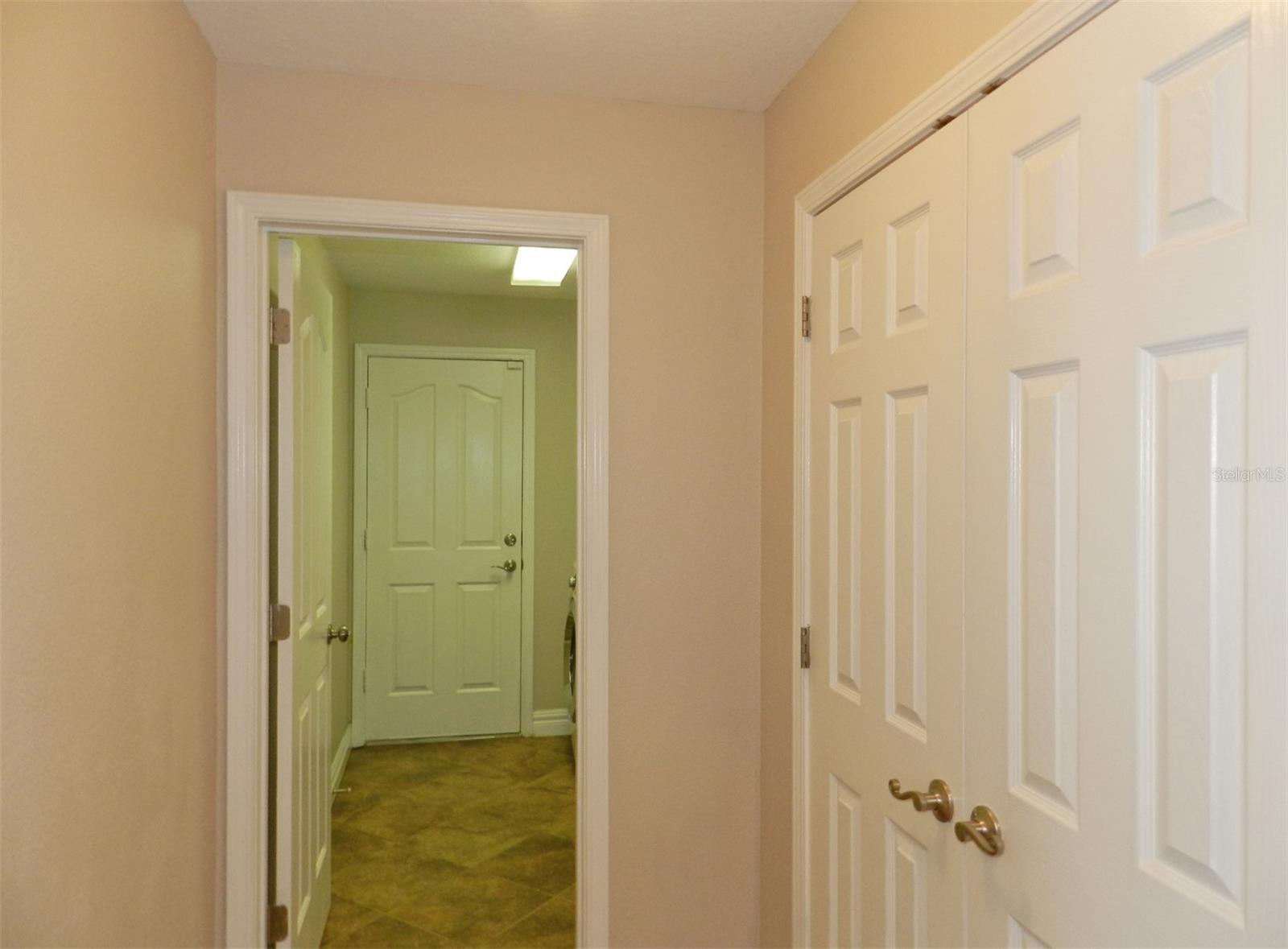 10837 KENSINGTON PARK AVE — photo 11