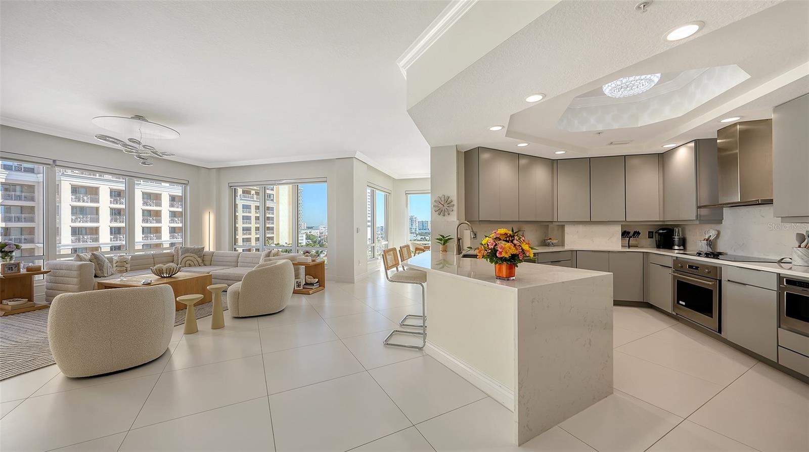 35 WATERGATE DR #806 — photo 8