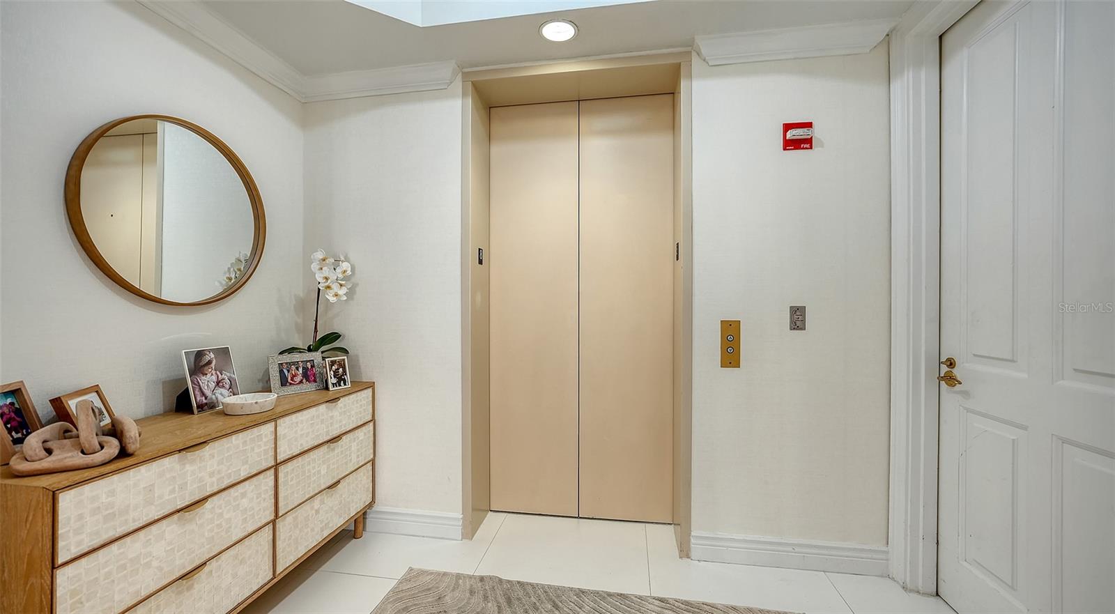 35 WATERGATE DR #806 — photo 4