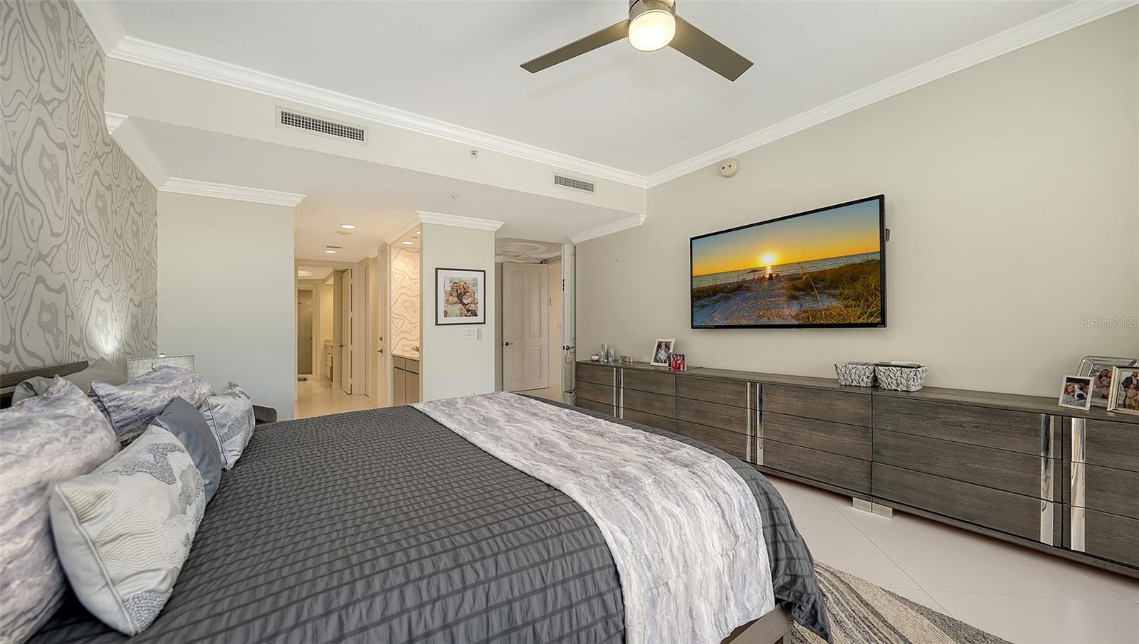 35 WATERGATE DR #806 — photo 42