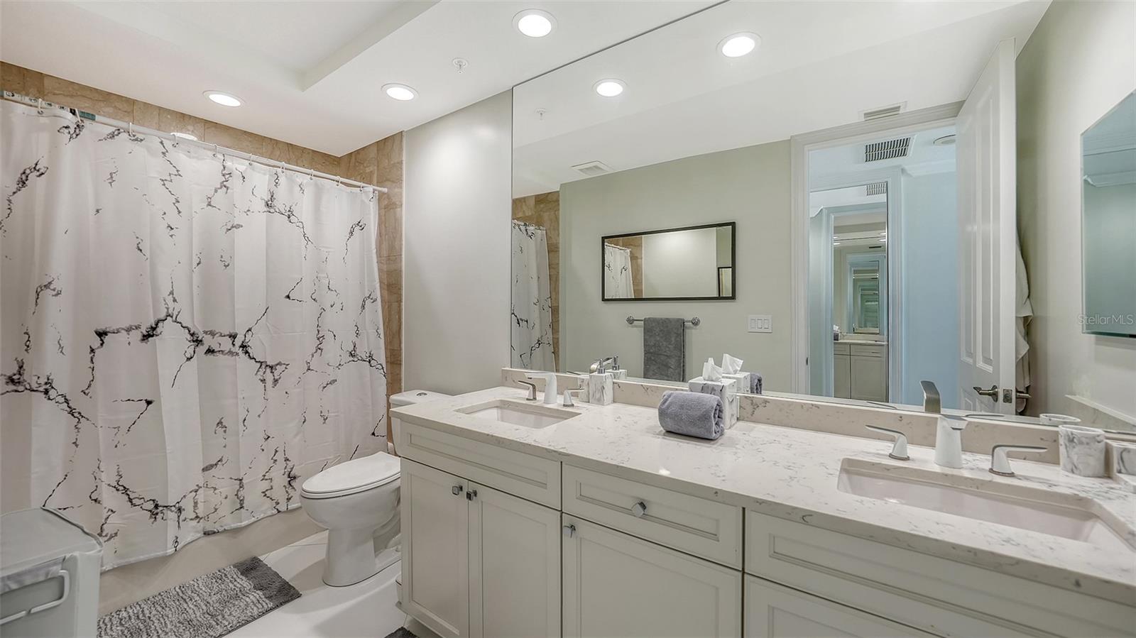 35 WATERGATE DR #806 — photo 50