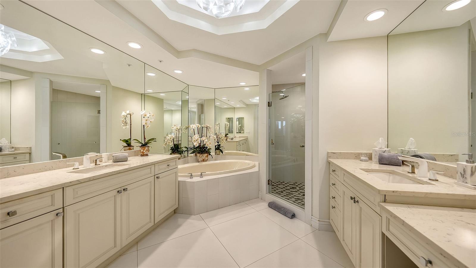 35 WATERGATE DR #806 — photo 44