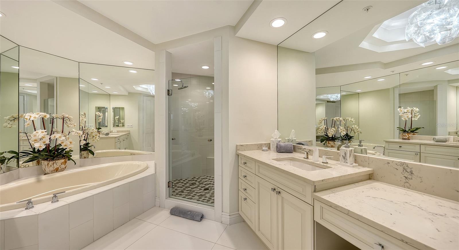 35 WATERGATE DR #806 — photo 46