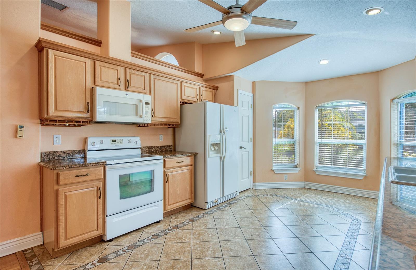 1150 OAKWOOD DR — photo 8