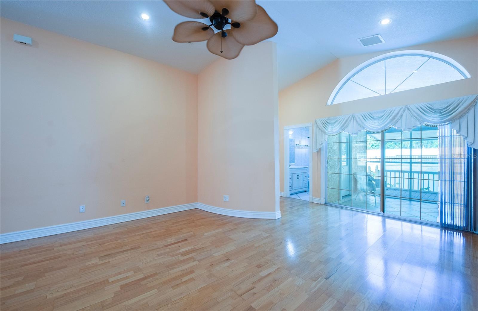 1150 OAKWOOD DR — photo 16