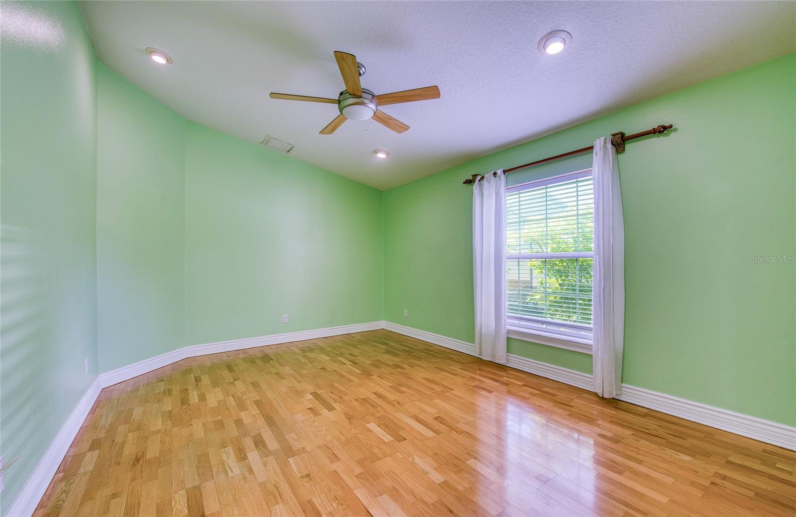 1150 OAKWOOD DR — photo 28