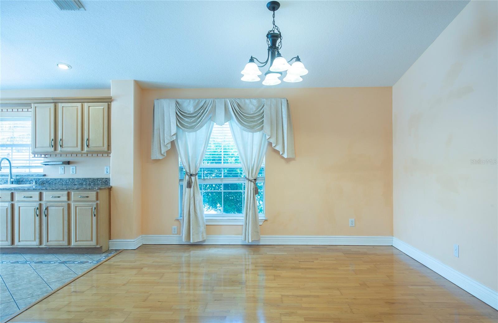 1150 OAKWOOD DR — photo 12