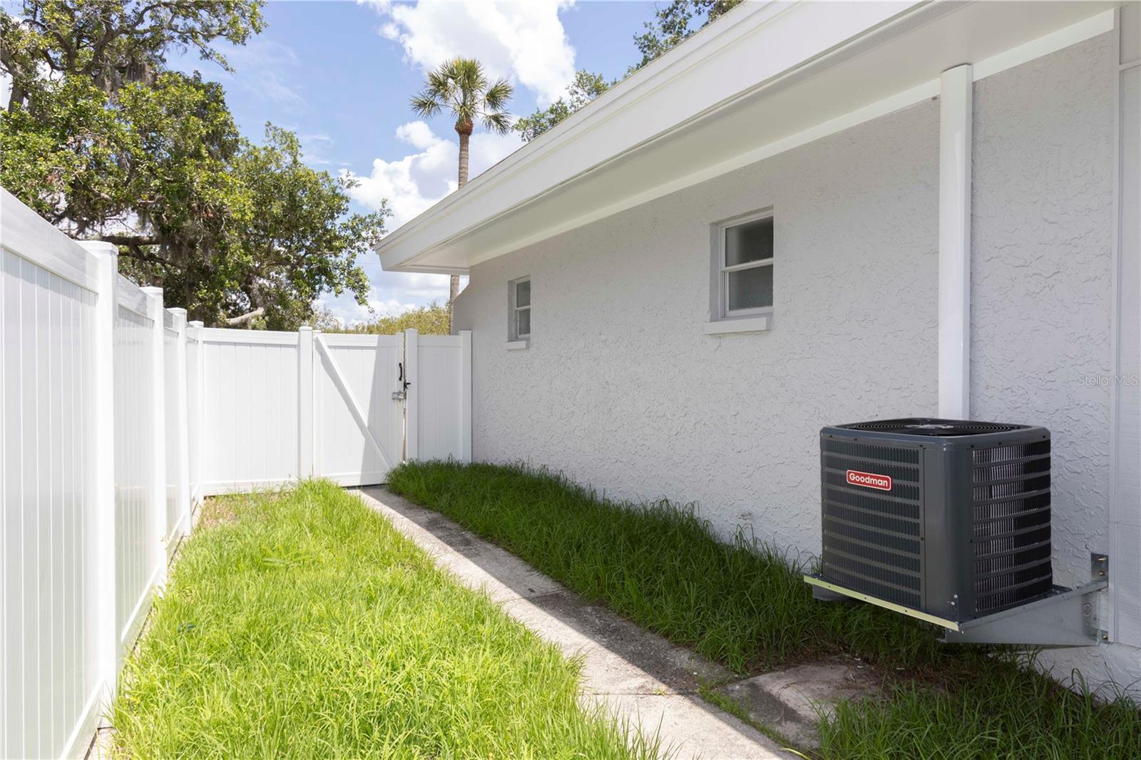 5303 SEA FOREST DR — photo 51