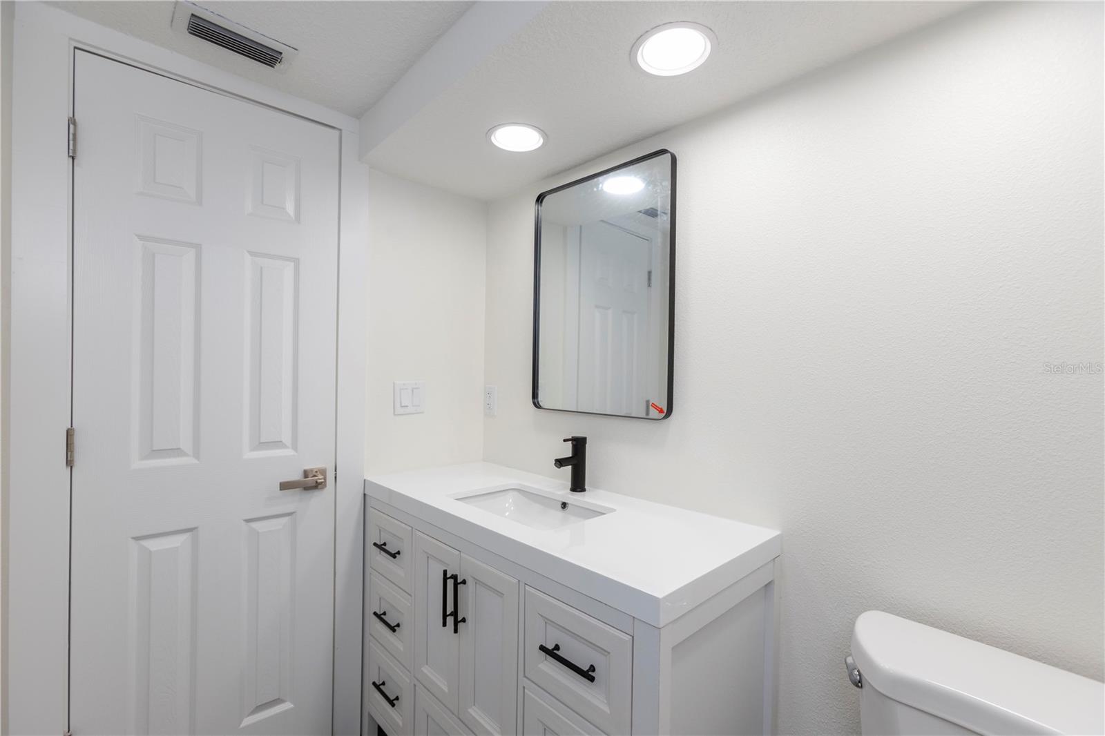 5303 SEA FOREST DR — photo 28