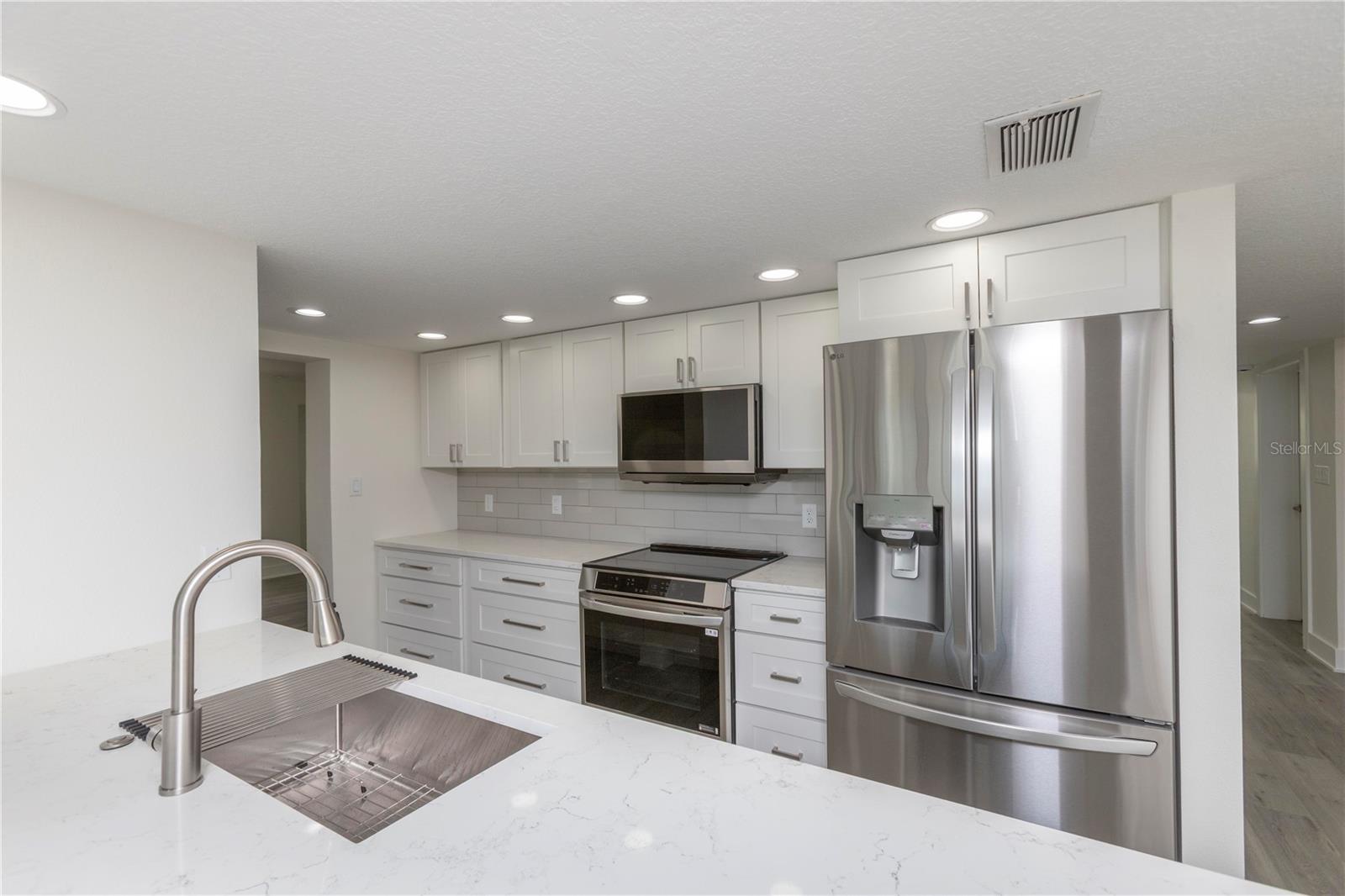 5303 SEA FOREST DR — photo 20