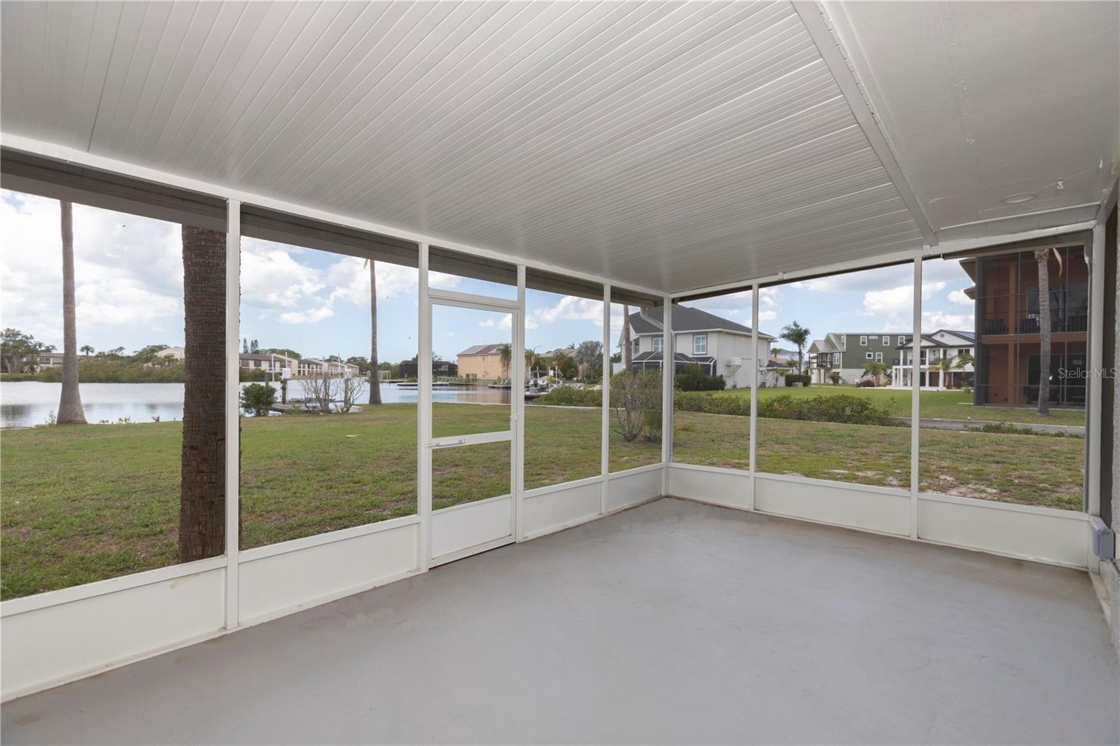 5303 SEA FOREST DR — photo 44