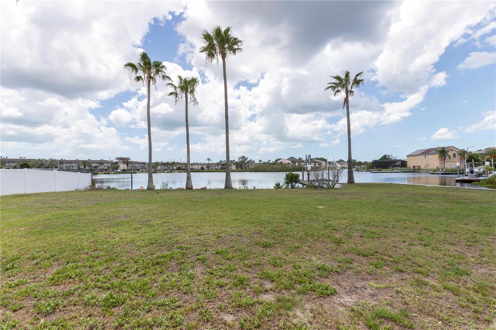 5303 SEA FOREST DR — photo 46