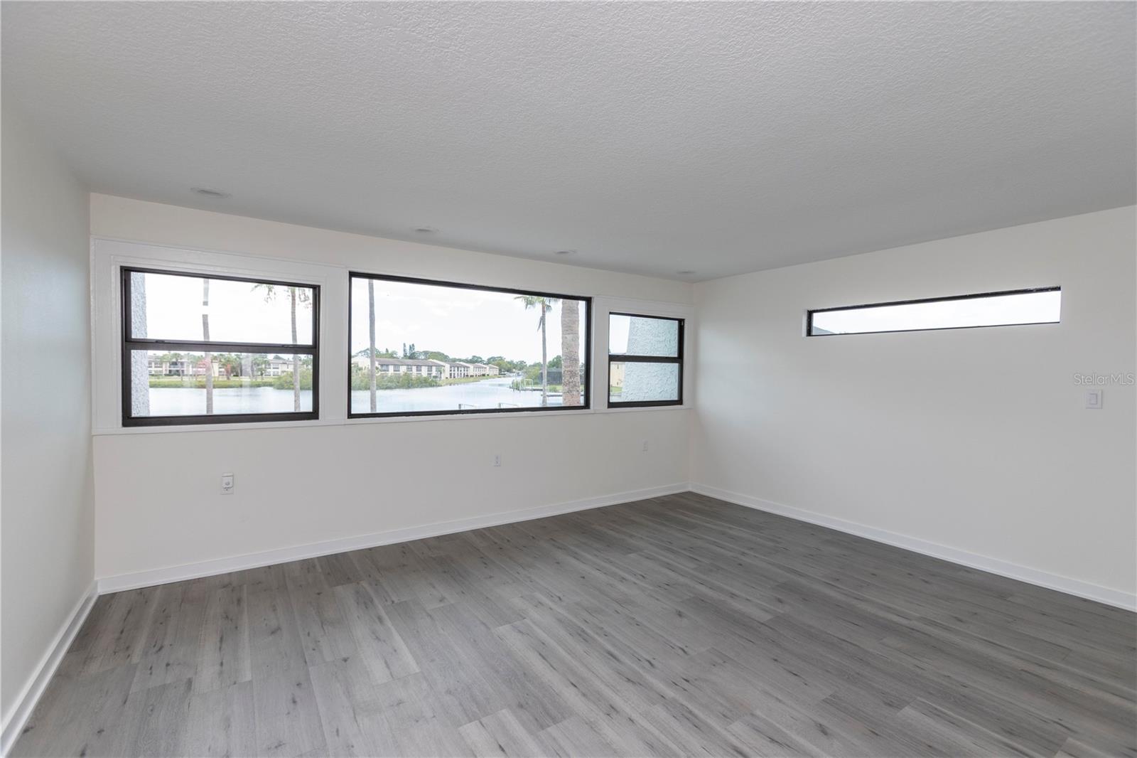 5303 SEA FOREST DR — photo 35