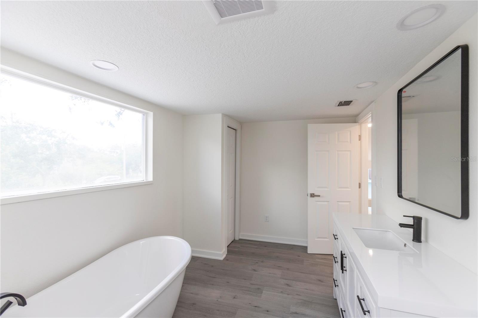 5303 SEA FOREST DR — photo 39