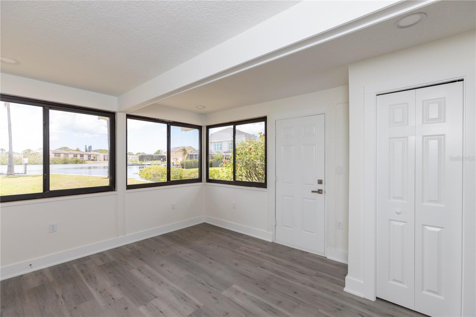 5303 SEA FOREST DR — photo 31