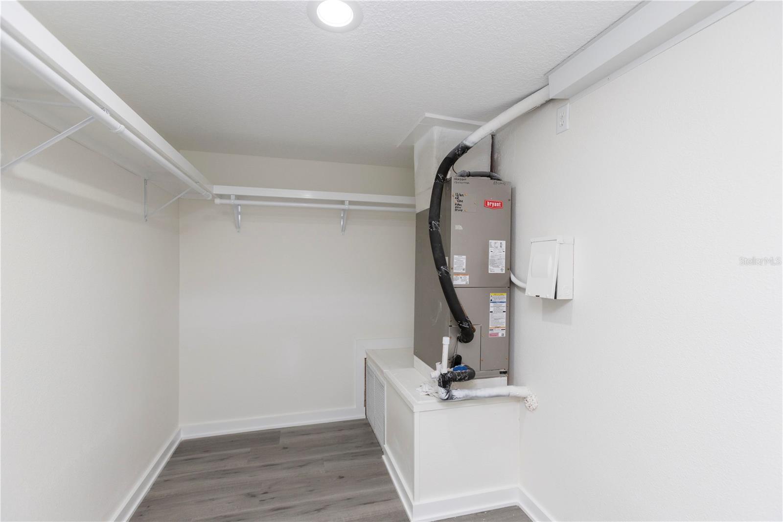 5303 SEA FOREST DR — photo 38