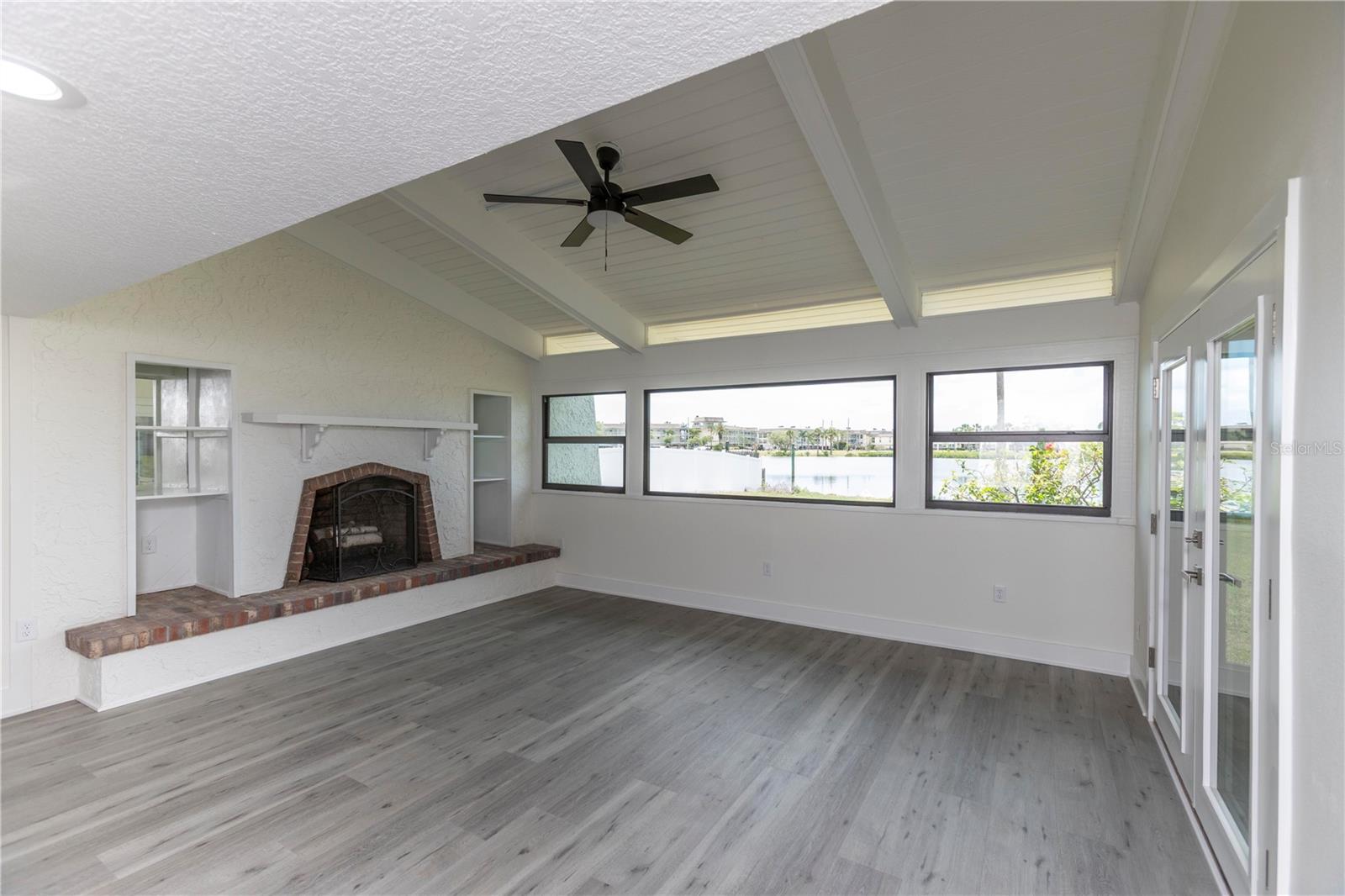 5303 SEA FOREST DR — photo 15