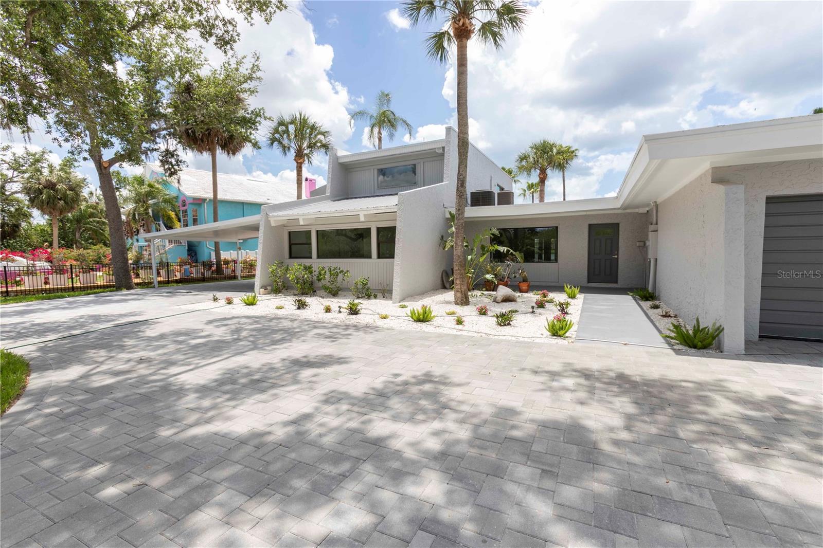 5303 SEA FOREST DR — photo 3