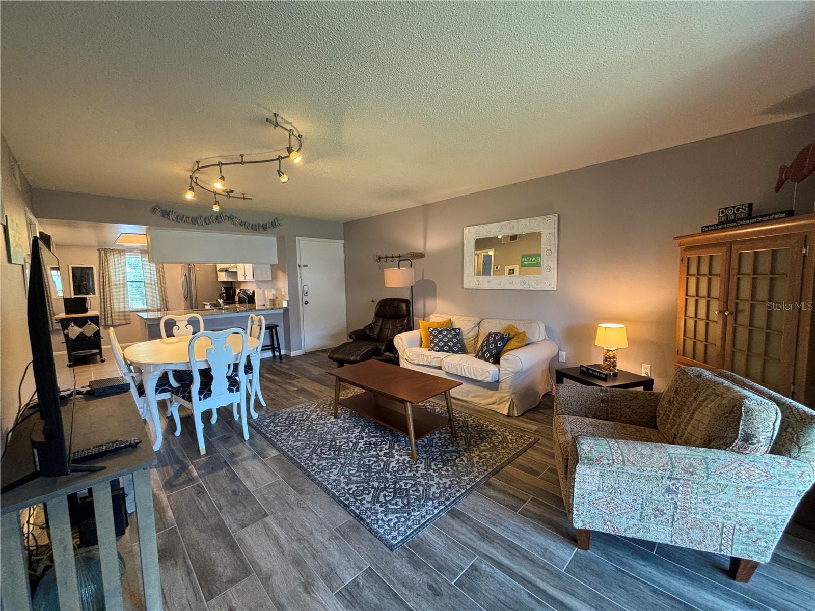 204 MEADOW LN #204 — photo 3