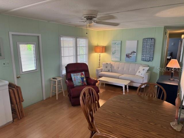 251 SOUTHWINDS DR — photo 16