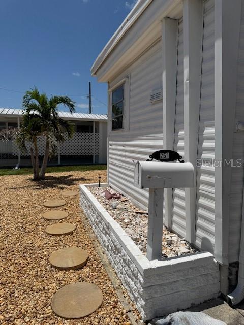 251 SOUTHWINDS DR — photo 30
