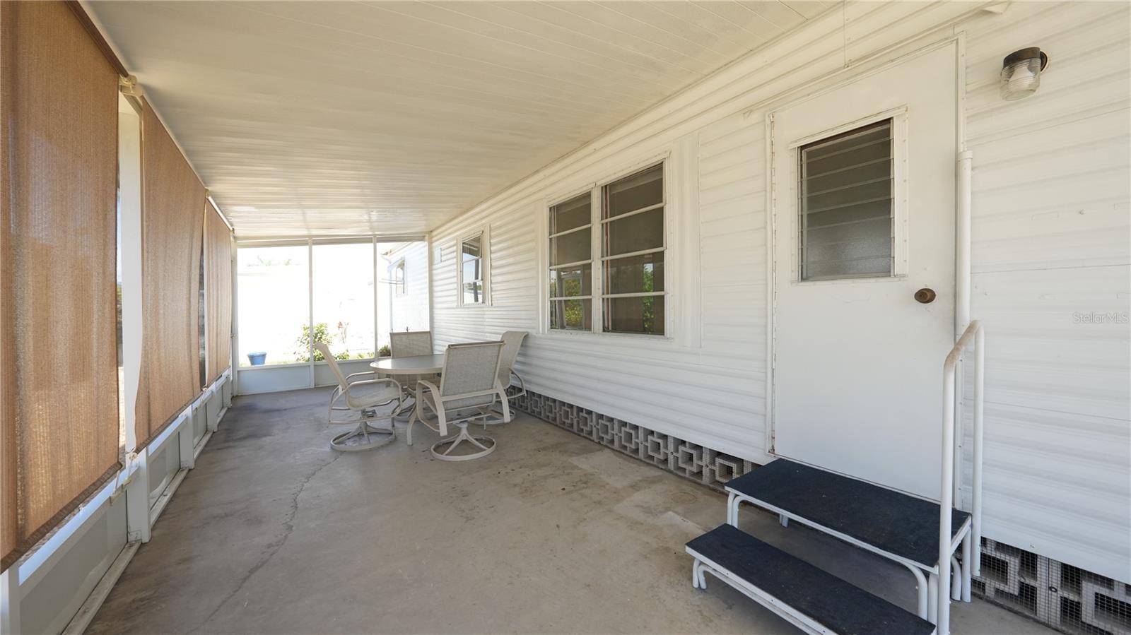 251 SOUTHWINDS DR — photo 29