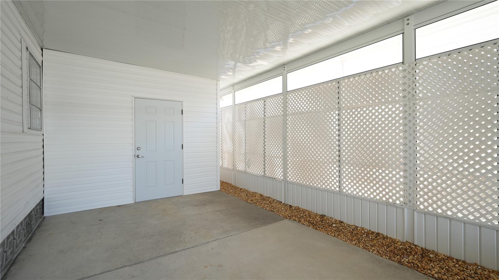 251 SOUTHWINDS DR — photo 6