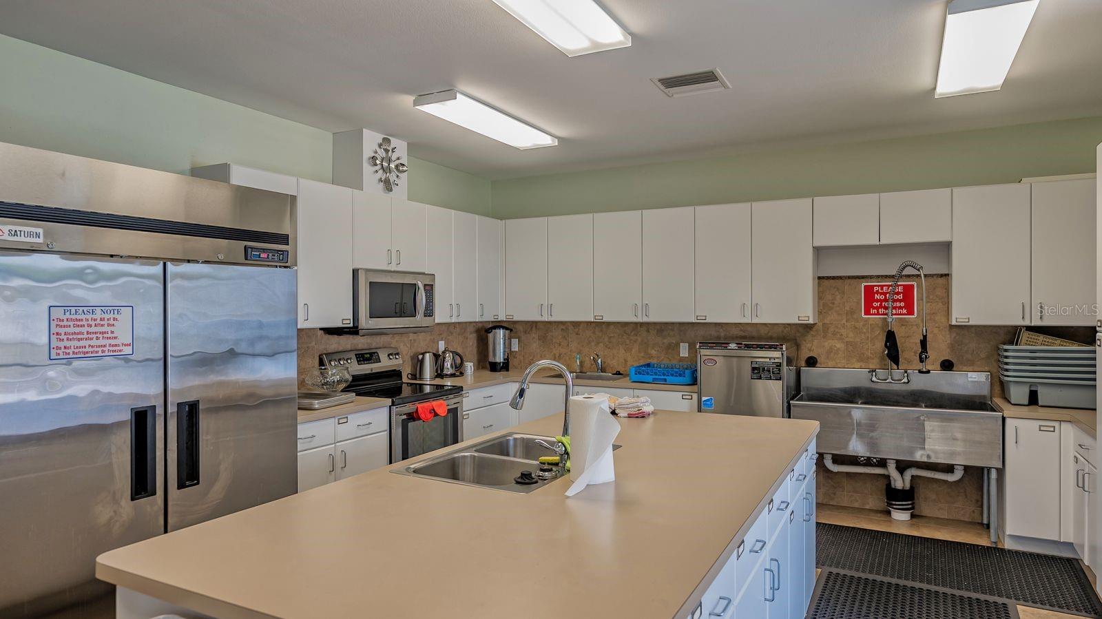 251 SOUTHWINDS DR — photo 35
