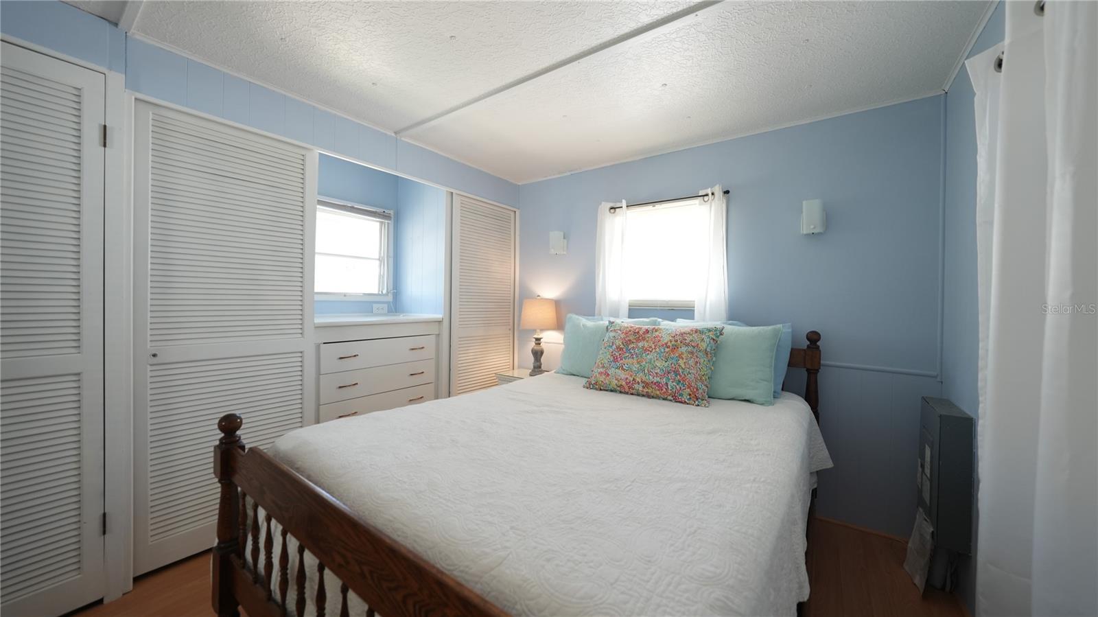 251 SOUTHWINDS DR — photo 24