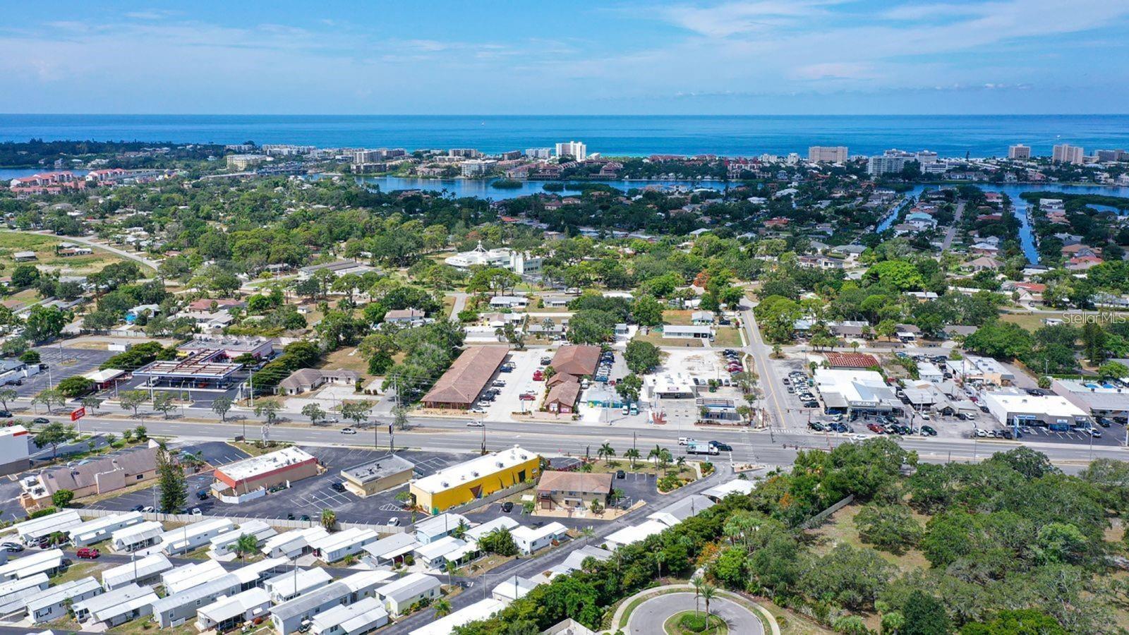 251 SOUTHWINDS DR — photo 7