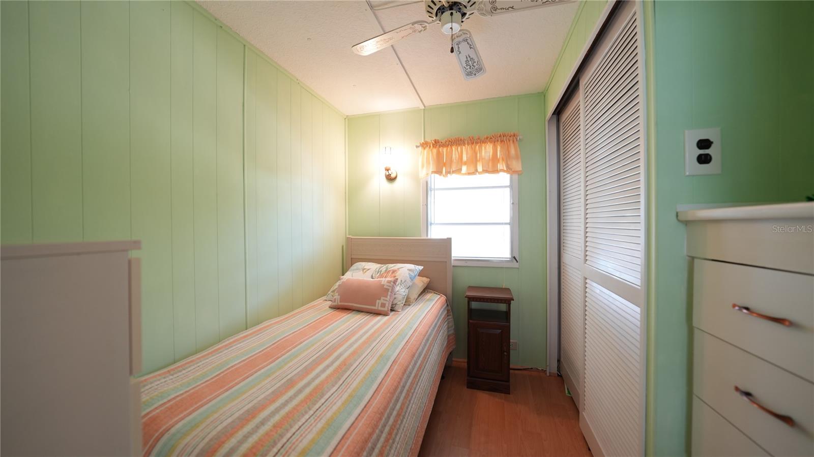 251 SOUTHWINDS DR — photo 26