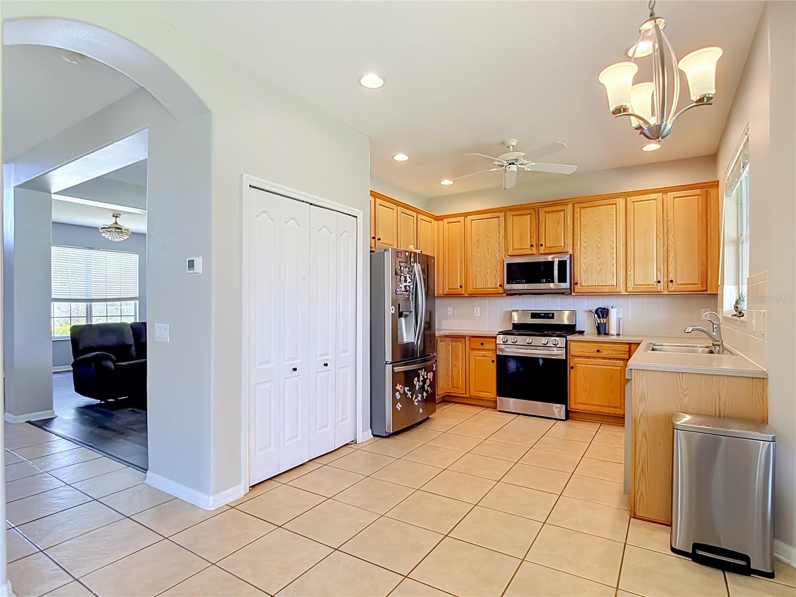 4129 TARKINGTON DR — photo 12